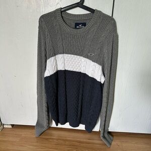 Hollister Men's Gray and dark blue knitted Sweater